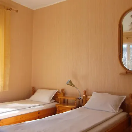Borova House Pensiune Treavna