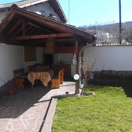 Borova House 3*