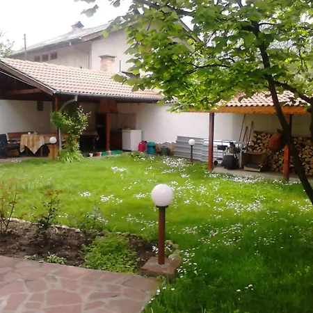 Borova House 3*